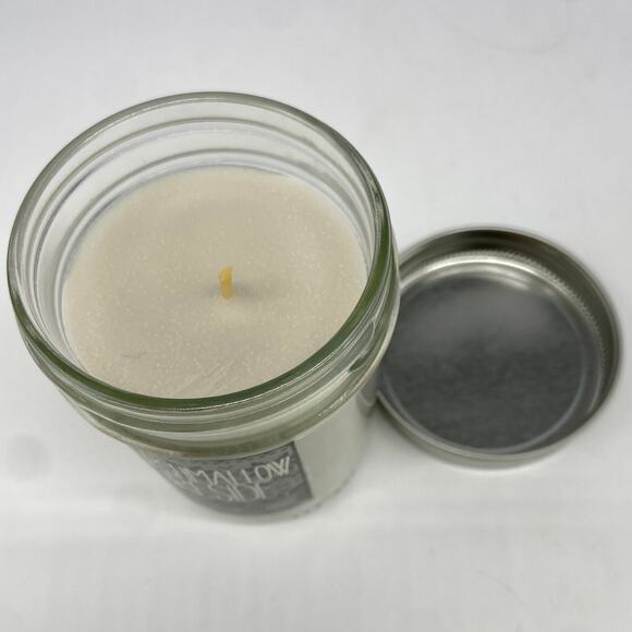 Bath & Body Works MARSHMALLOW FIRESIDE Single-Wick Scented Candle - Picture 3 of 5